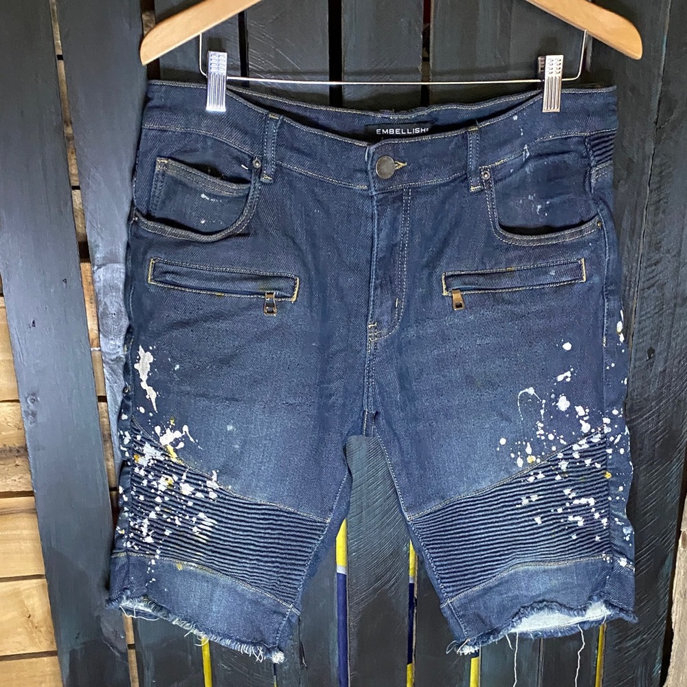 Embellish Blue Distressed Denim Shorts size 34x12 raw hem
